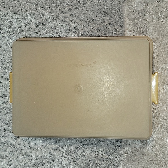 Tupperware: Cake Keeper Container - Picture 4 of 6